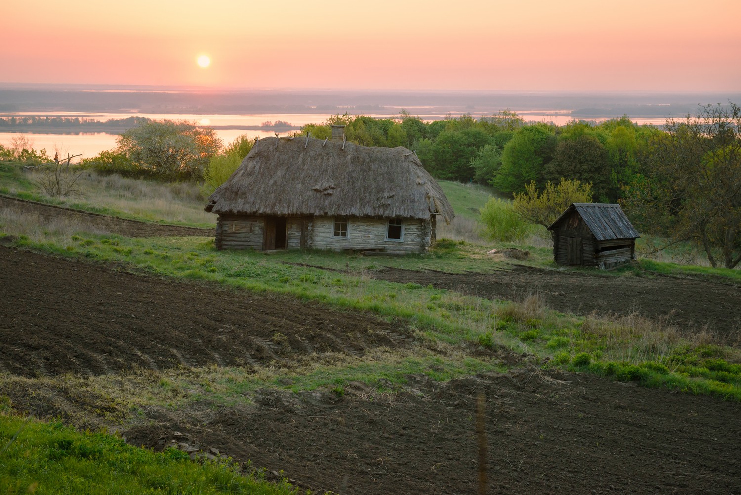 МІСТИЧНИЙ БОРИСФЕН (ТРАХТЕМИРІВ)